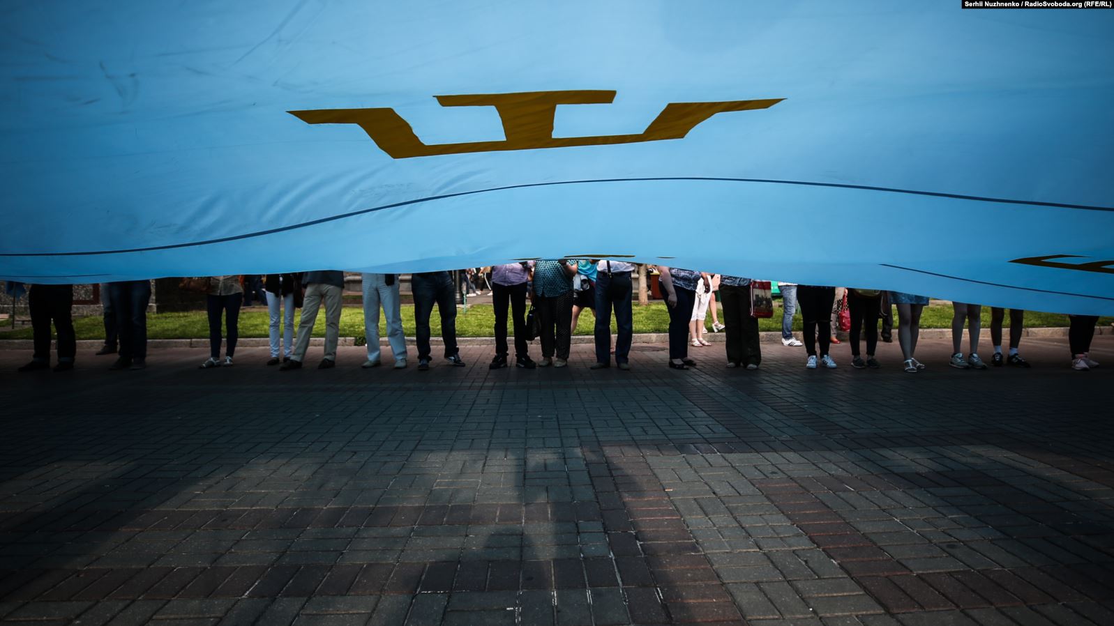 В оккупированном Крыму захватчики превращают крымских татар в "реабилитированных россиян"