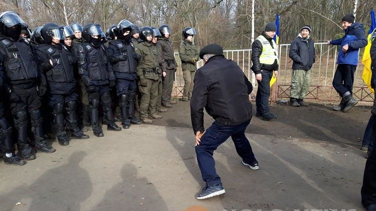 "Будет война – разорвем": китайцы отреагировали на видео из Новых Санжар