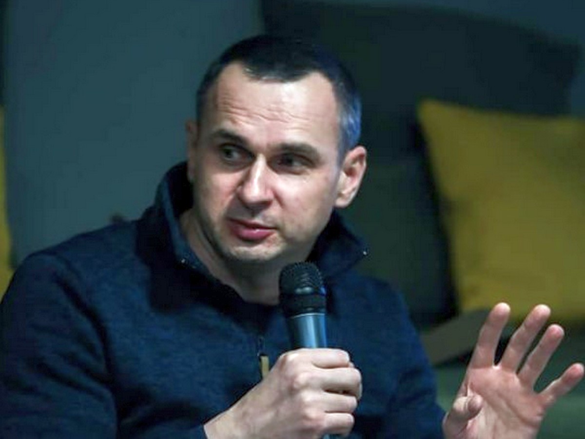 "Нашу страну сливают": Олег Сенцов жестко высказался о договоренностях в Минске