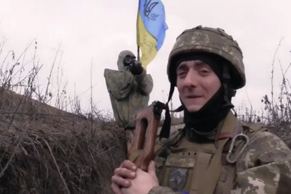 Воины ВСУ ярко потроллили оккупантов на передовой (Видео)