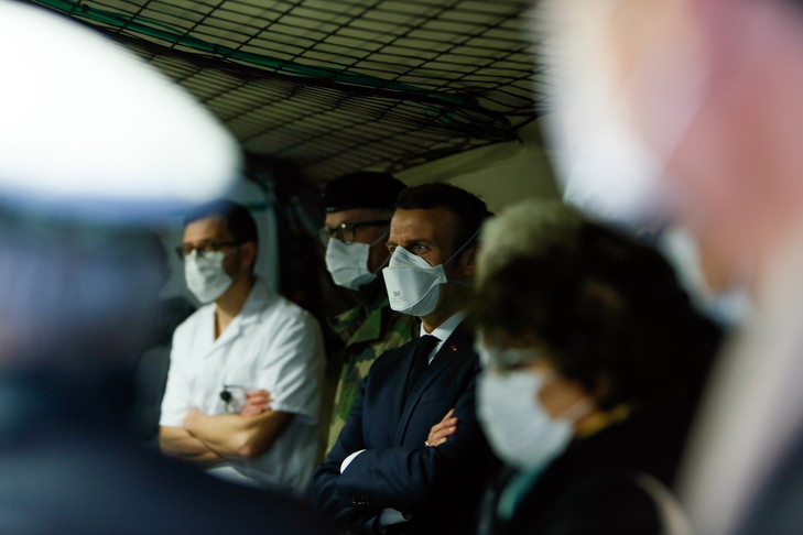 Макрон объявил о проведении военной операции для борьбы с коронавирусом