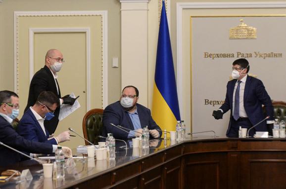 Коррупция превращается в институцию