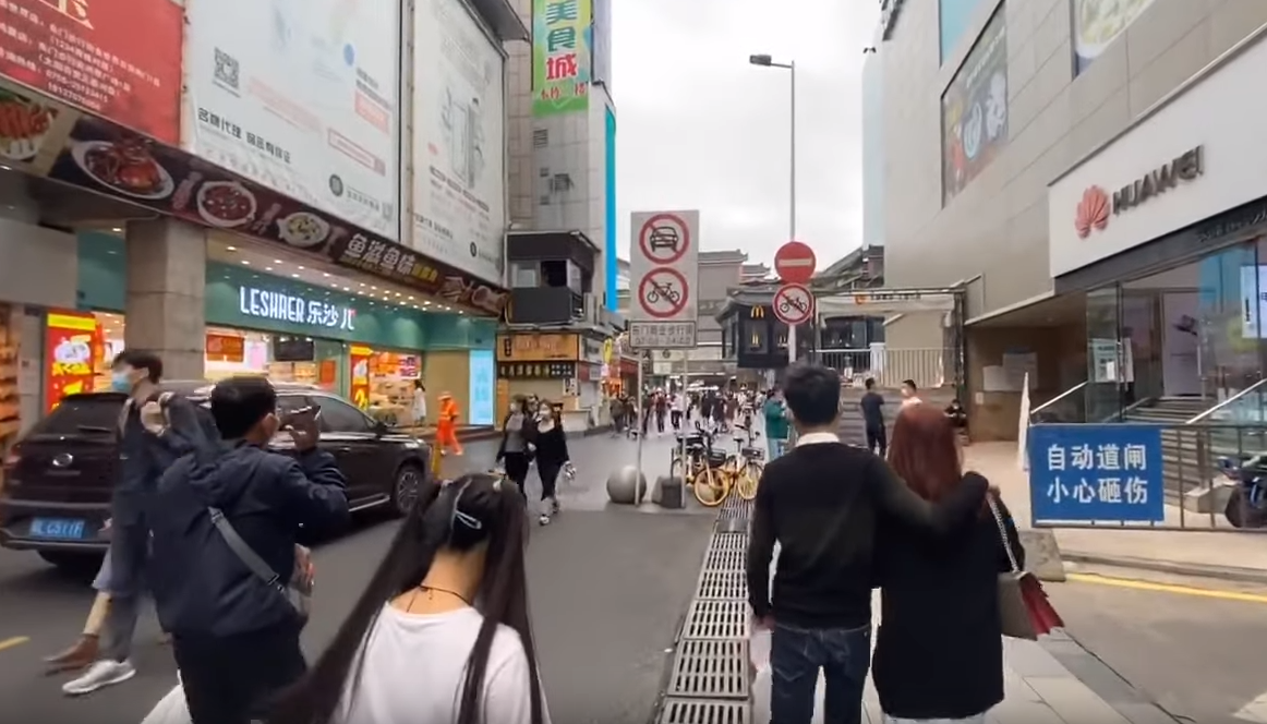 "В это сложно поверить": в сети показали, как живет Китай после...