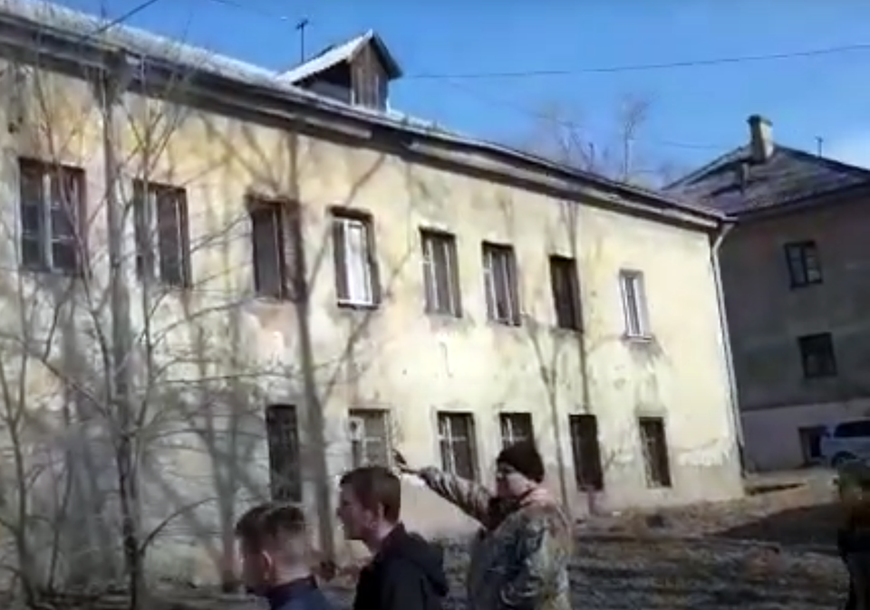 Рассыпался на глазах: в России рухнул еще один жилой дом, видео
