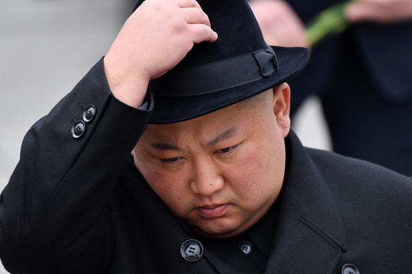 Впал в кому? ... скончался? Младшая сестра может стать лидером