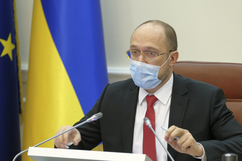 Шмыгаль и заробитчане: Что снова придумала власть?