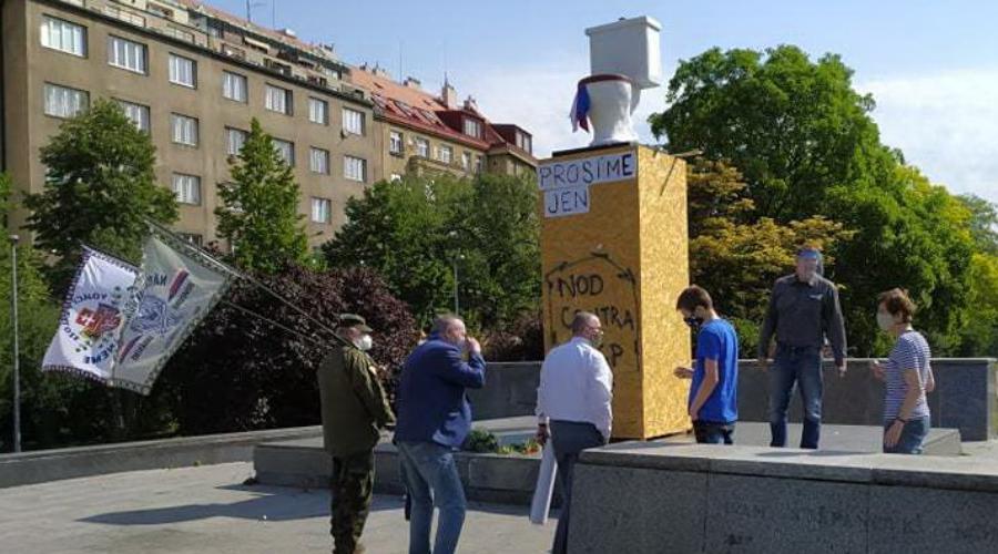 Чехи восстановили памятник маршалу Коневу