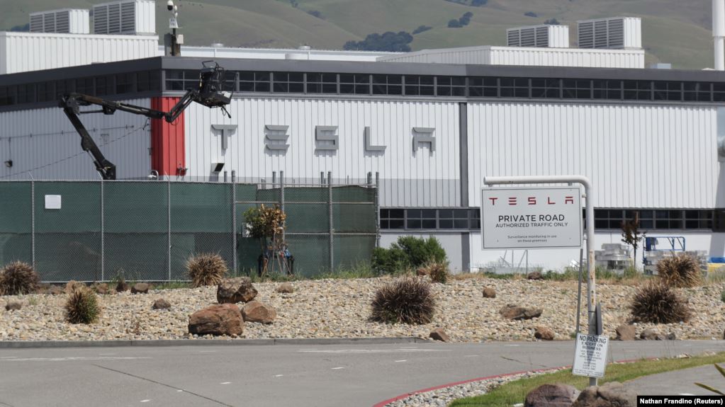 Tesla подала в суд на местную власть с требованием открыть завод компании в Калифорнии