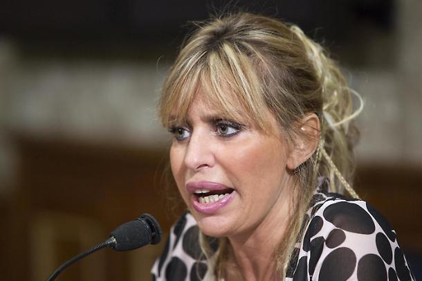 Зеленский снял санкции с наблюдателей на «выборах ЛДНР». Среди них внучка диктатора Муссолини