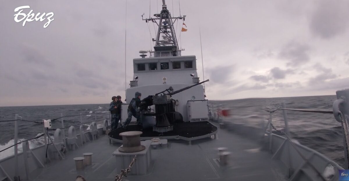 Очередной акт агрессии РФ в море: Российский боевой самолет несколько раз заходил на боевой курс над украинским «Айлендом»