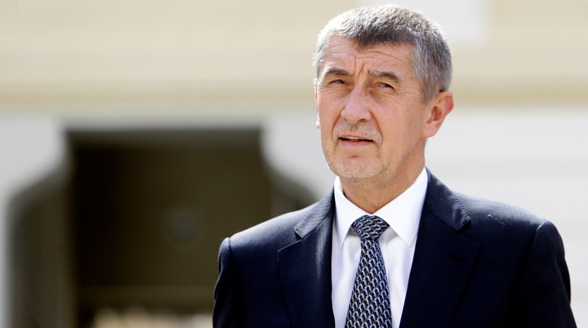 Чехия выслала двух сотрудников посольства России в Праге в связи с «делом отравления»
