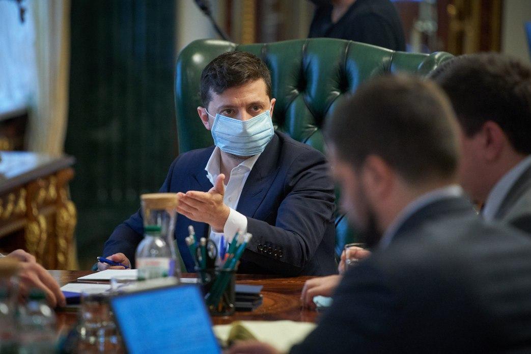 Зеленский заявил, что он хотел специально заразиться коронавирусом и закрыться на Банковой