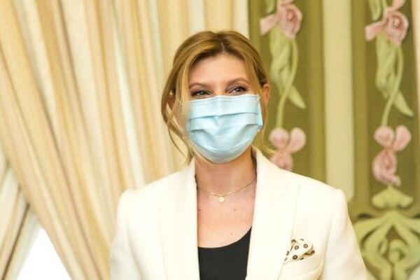 Правда или фейк? Интересно, кто следующий: сети бурно обсуждают коронавирус у Елены Зеленской