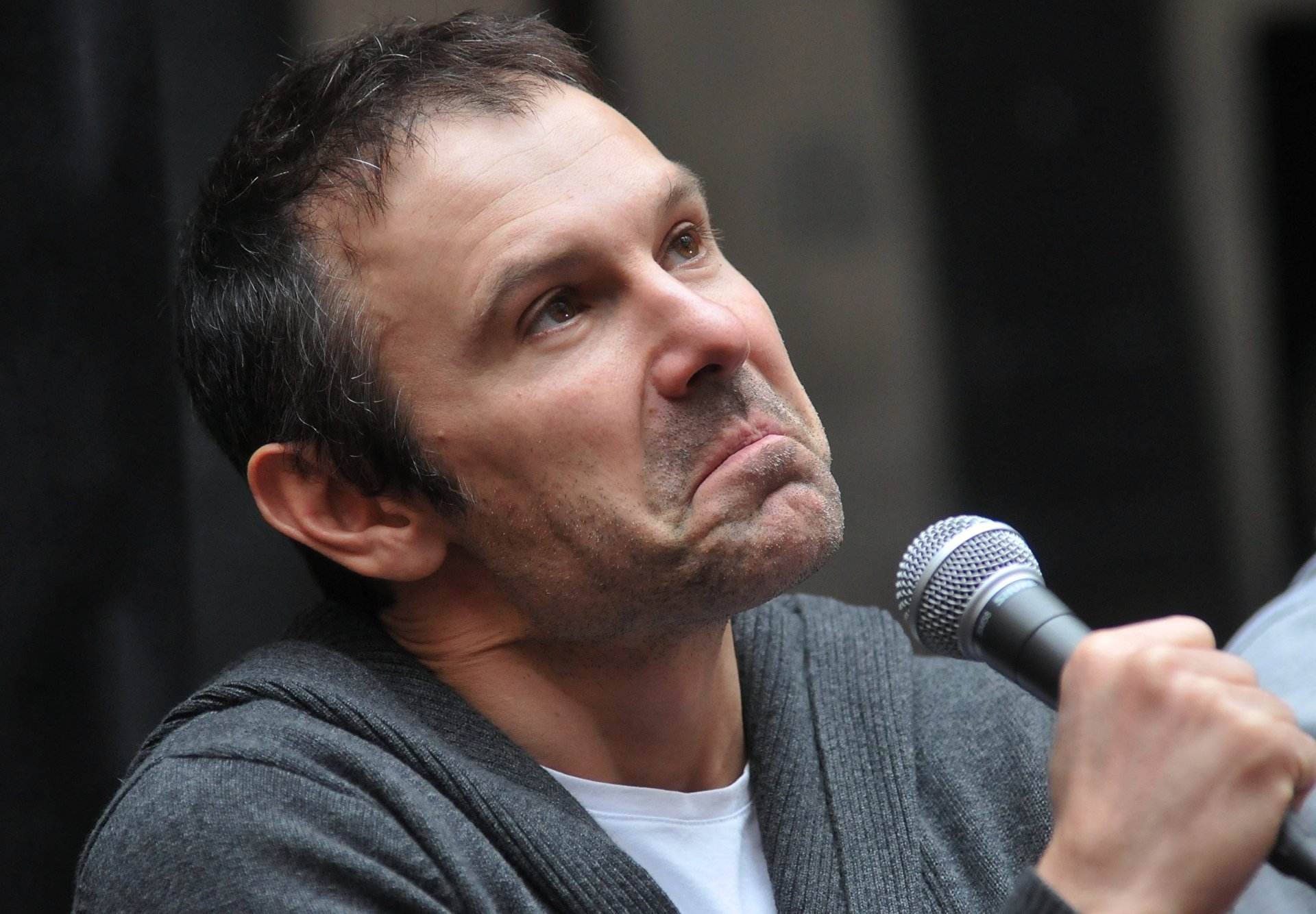 Вакарчук оказался жалким трусом - опять хочет бухать и развлекаться (Видео)