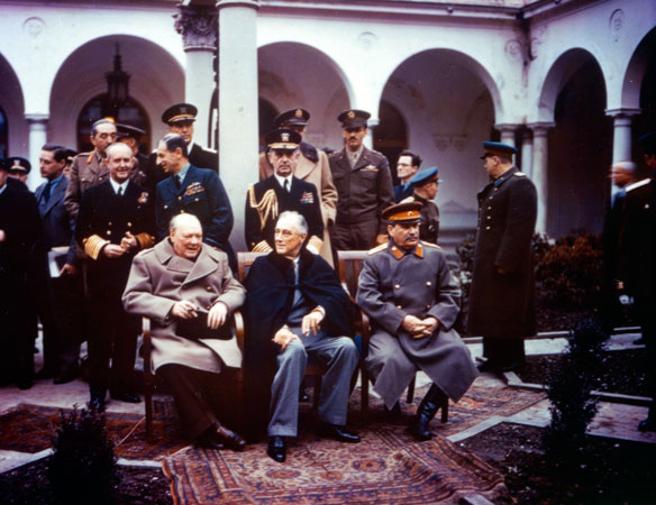 "Сталин не встречался с Гитлером, а война развязалась из-за Польши": историки разоблачили фейки Путина