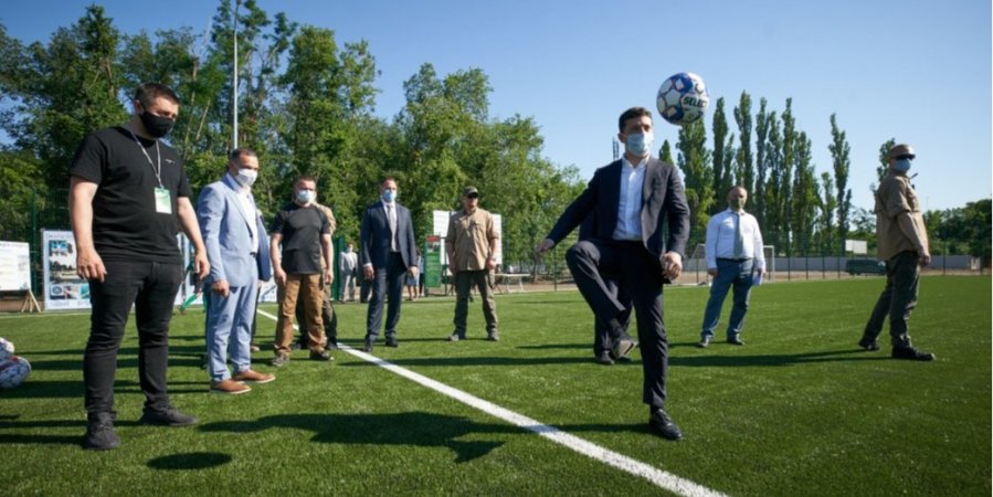 Мы живем все еще в вотчинном государстве, в котором нет частной собственности, нет и не может быть гражданского общества