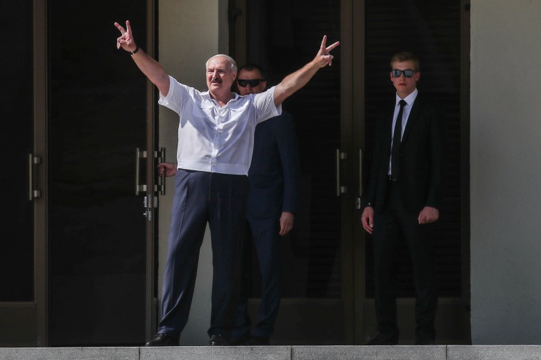 Bloomberg: Россия может дать зеленый свет на свержение Лукашенко