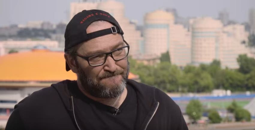 «Нужно искоренять власть»: Известный российский ведущий в пух и прах разнес политику Путина