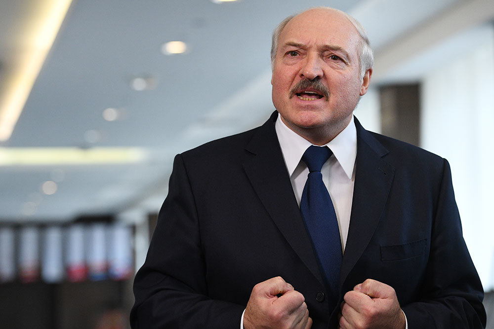 Лукашенко заявил, что НАТО с ЕС уничтожат Беларусь, и посмеялся над Украиной