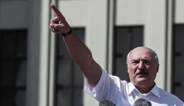 Лукашенко пригрозил бастующим шахтерам заменить их на горняков из Украины - Украинцы ответили: "Не вспоминайте наше славное имя"