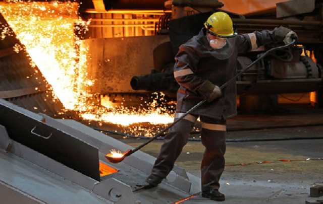 Донбасс собирается на забастовку: люди в "ДНР" и "ЛНР" на грани из-за долгов по зарплате