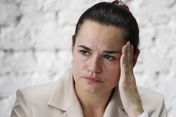 Через недельку-другую Тихановская может составить компанию Навальному