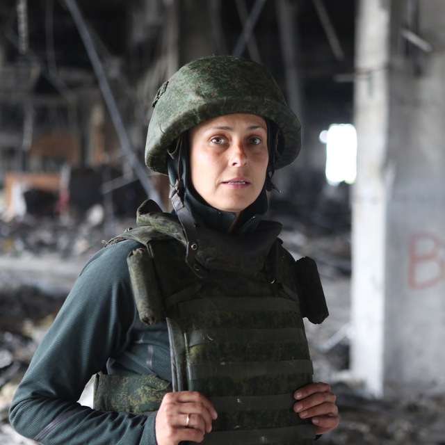 В "ДНР" не приглашают? Чичерина приехала на передовую в Нагорный Карабах и попала под обстрел