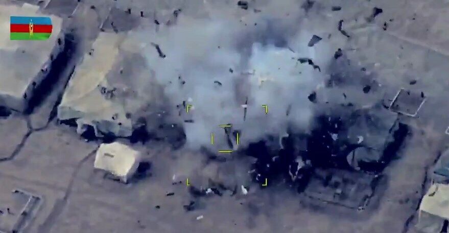 Азербайджан с воздуха уничтожил командный пункт Армении. Фото и видео