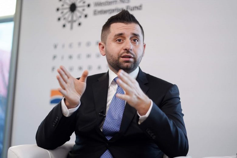 В "Слуге народа" выступили за сокращение численности украинской армии