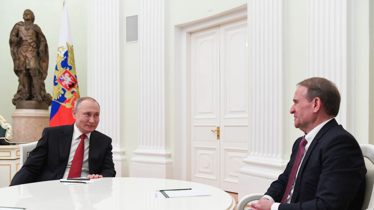 Путин помогает Медведчуку