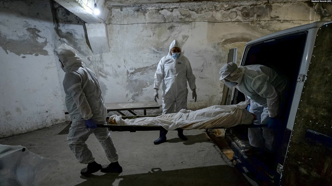 В России врачи из-за COVID-19 обращаются к Путину: морги регионов завалены телами