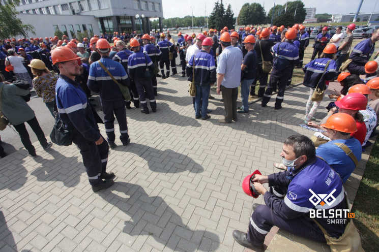 Если "Гродно Азот" и рванет, то из-за Лукашенко: работать некому, но администрация боится останавливать завод