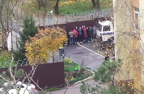 Ну и кто здесь фашист?