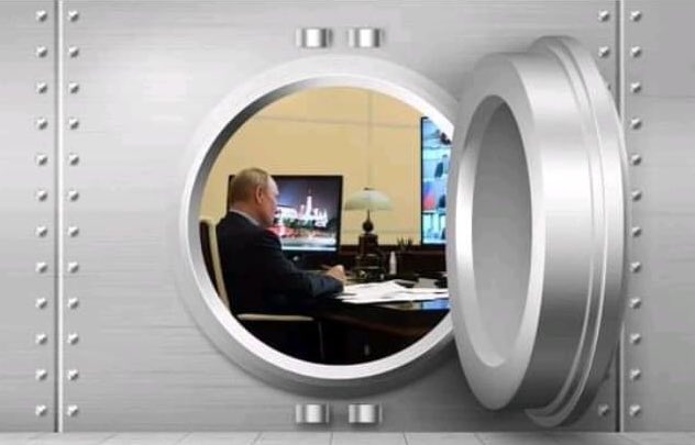 Почему Путин почти восемь месяцев прячется от коронавируса? Ведь в России есть своя, не имеющая аналогов в мире вакцина от COVID-19. ВИДЕО