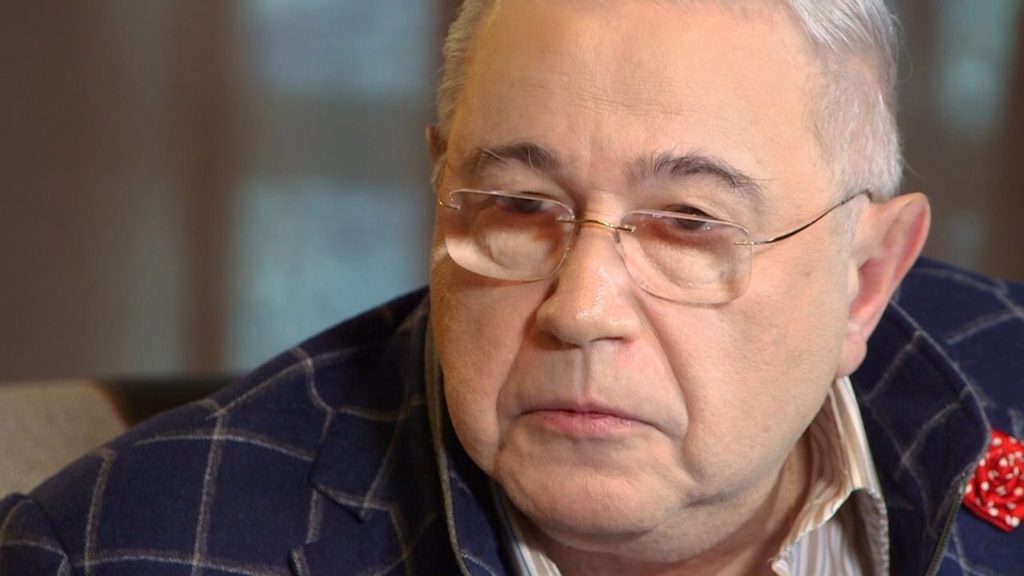 "Он сгнил, лежа в постели!". Петросян заявил, что Джигарханян умер в муках