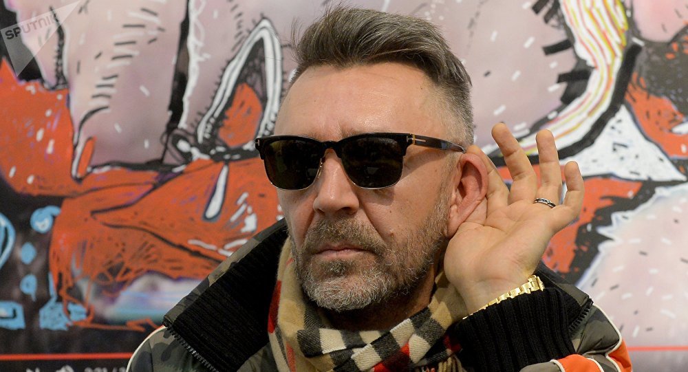 «Не надо играть нищего!»: Шнуров налетел на российских звезд из-за жалоб на финансы