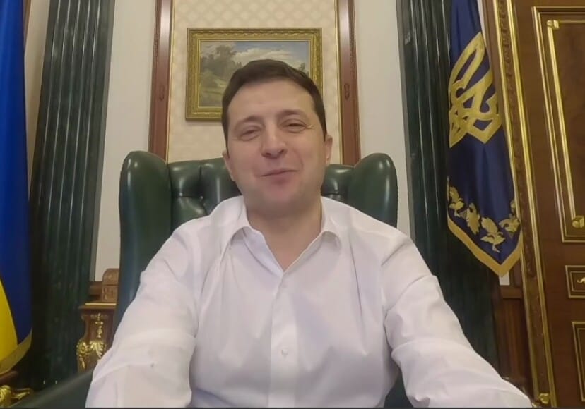 С этой маршрутки в ближайшее время – не сойти. Стилистически и ментально мы живем в стране победившего "Квартала"