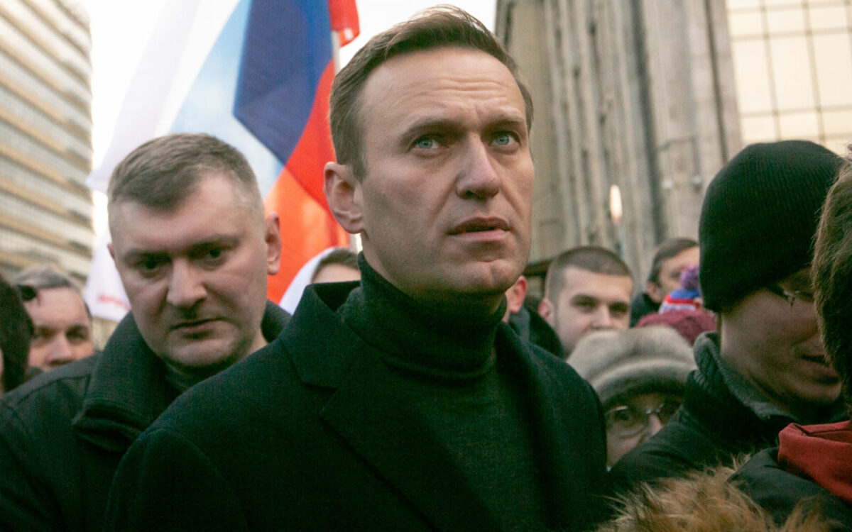 Отравители Навального из ФСБ могут быть причастны к трем убийствам – расследователь Bellingcat