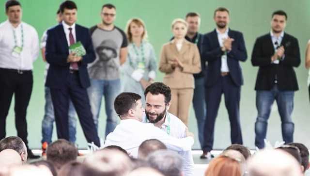 Почему президент должен реагировать на кейс Дубинского? Потому что на выборах Зеленский открыто агитировал за "Слугу народа"