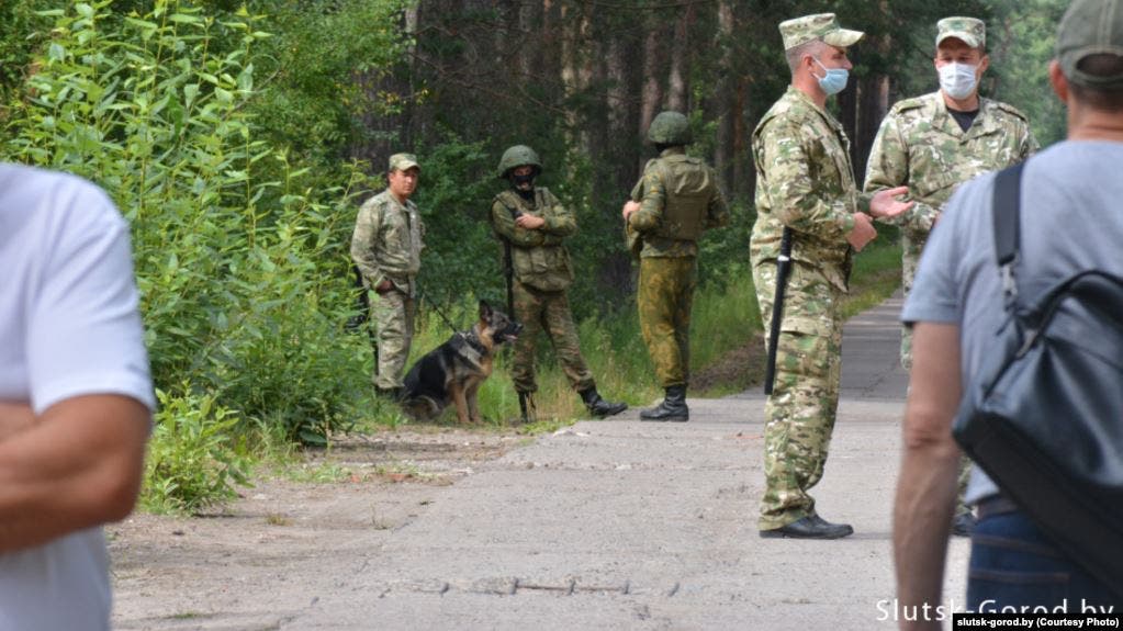 «Новый Освенцим»: СМИ Беларуси опубликовали подробности строительства лагеря для протестующих