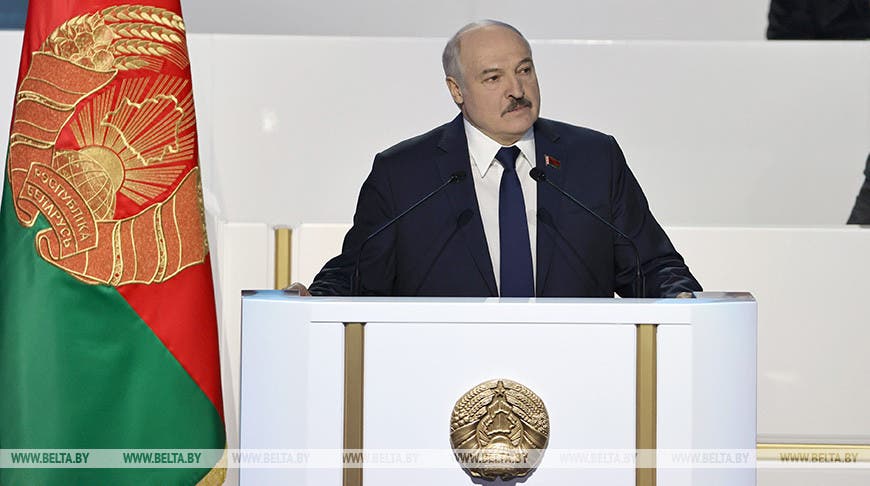 Лукашенко «не наклоняется» за «Конституцией»?