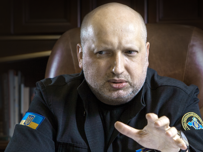 "Все аэродромы в Крыму были сразу захвачены. А на джанкойском российские военные приготовили нам ловушку", - Турчинов об аннексии Крыма