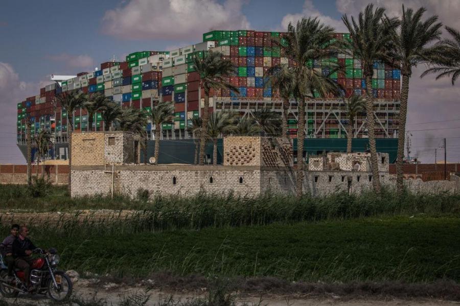 $10 млрд в неделю будет терять мировая экономика из-за блокировки Суэцкого канала контейнеровозом Ever Give