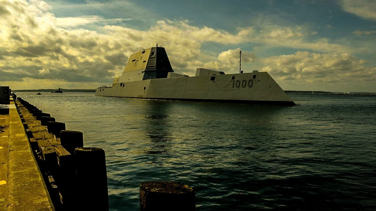 Американские эсминцы-невидимки оснастят дронами и гиперзвуковым оружием