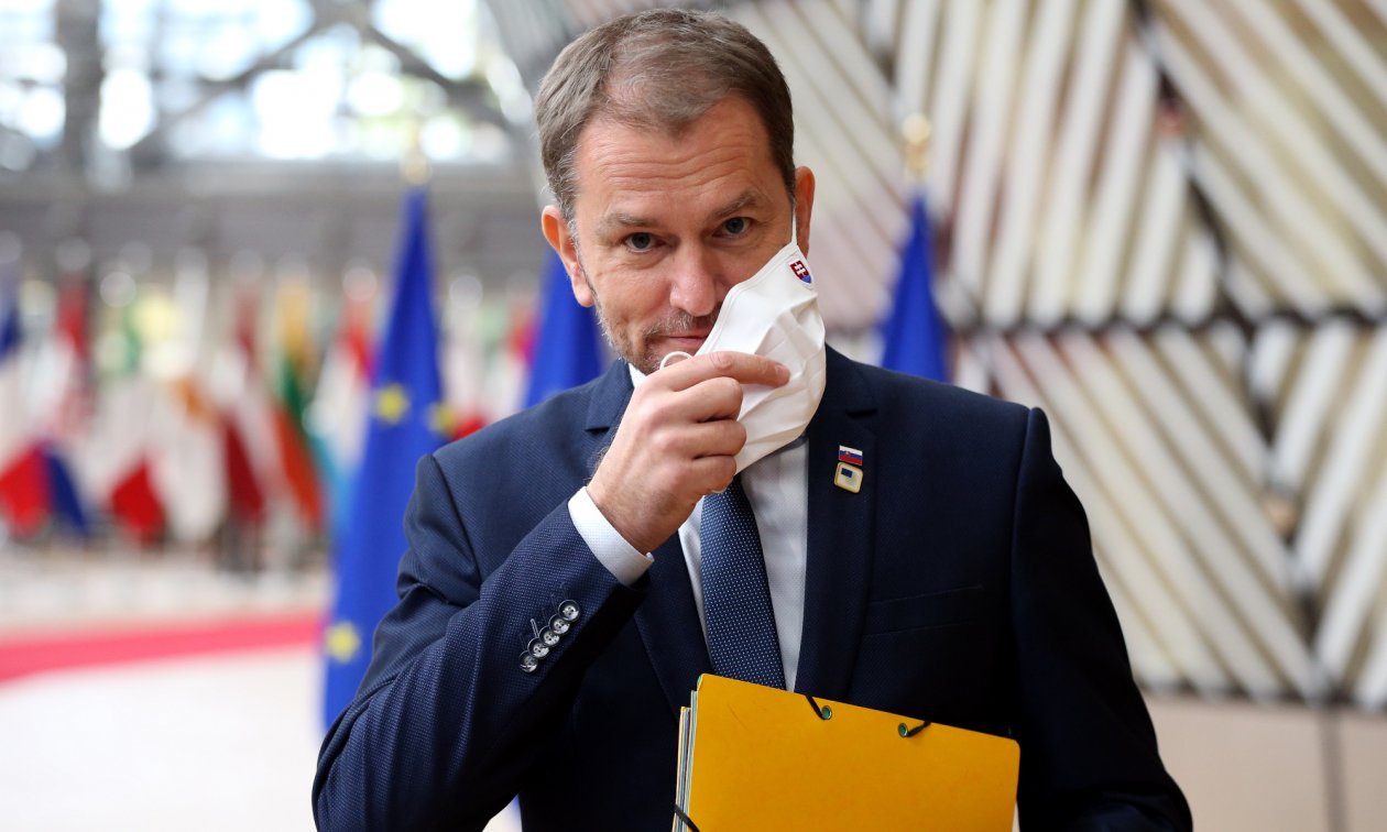 "Спутник V" утопил словацкого премьера