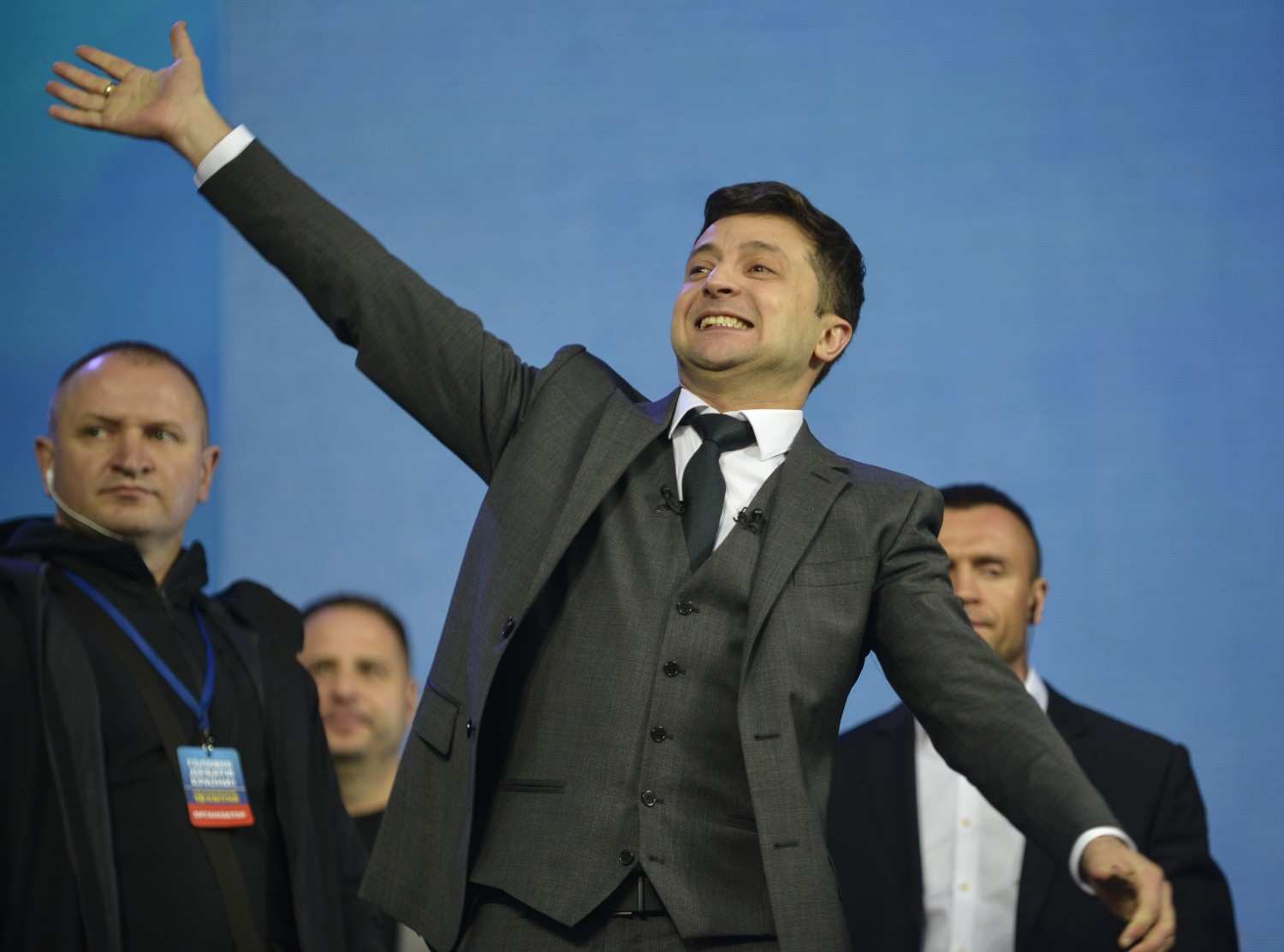 Зеленский поехал купаться! Как он в Оман ездил и в Эмираты. И никто с него не спросит (Видео)