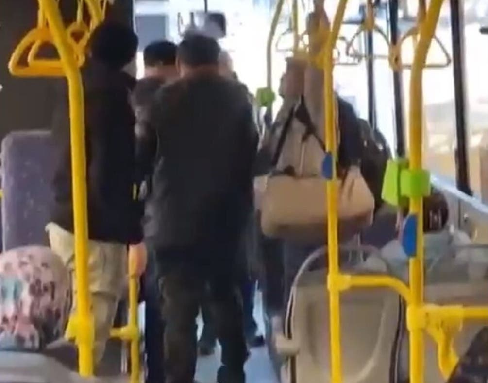 "Понаехали тут" - Ты в Украине жила! в Крыму житель Сибири устроил эпичную "схватку" с крымчанкой, видео