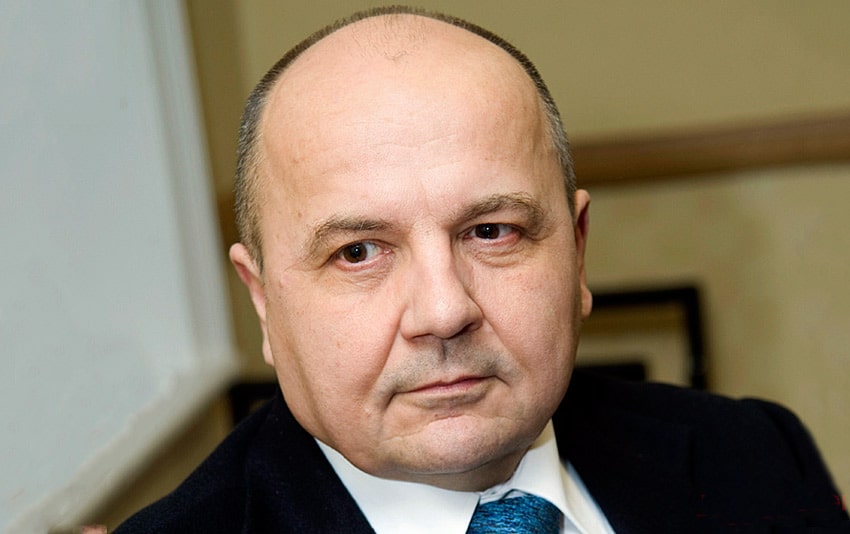 Бывший советский разведчик Виктор Суворов сообщил, что его не пускают в Украину поклониться могилам родителей, потому что не хотят портить отношения с Москвой