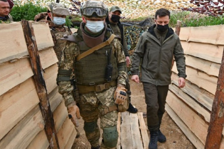 ПреЗЕдент "секретно" проинспектировал позиции ВСУ на границе с оккупированным Крымом и забыл пригласить СМИ