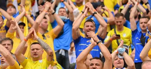 Арена в Бухаресте исполнила гимн Украины перед матчем против Северной Македонии (2:1)